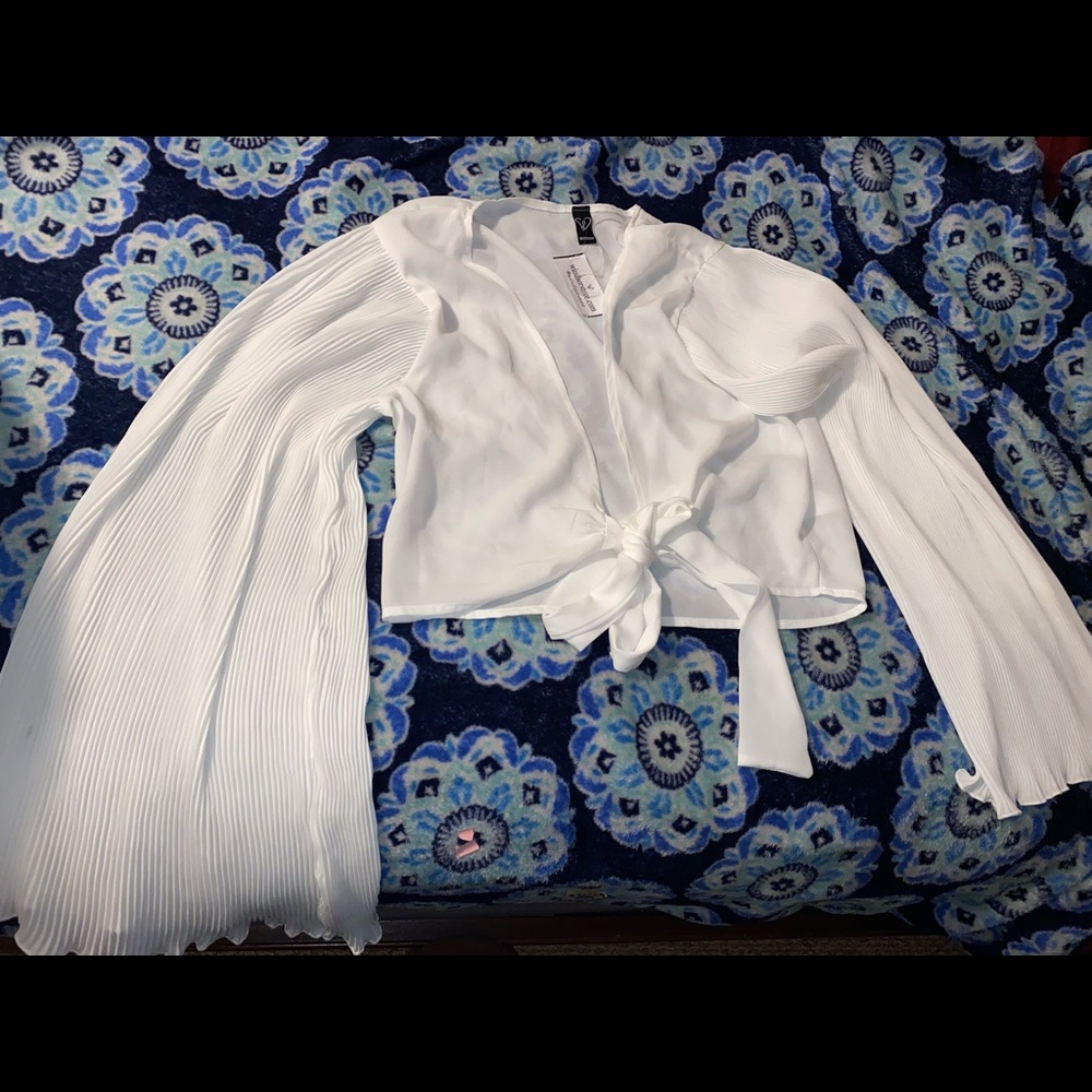 White scallop tie top